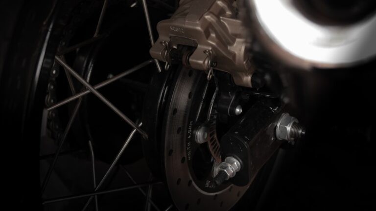 Întreținerea motocicletei sport pentru performanță maximă