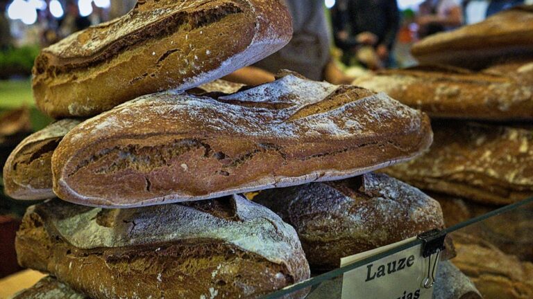 Cele mai bune piețe și târguri locale pentru gastronomi