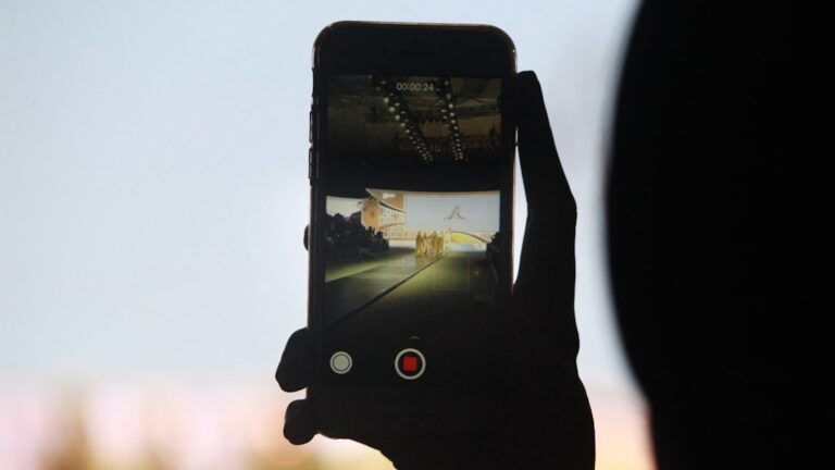 Stil și Modă pentru Femei Moderne: Tendințe Actuale și Sfaturi pentru Un Look Perfect