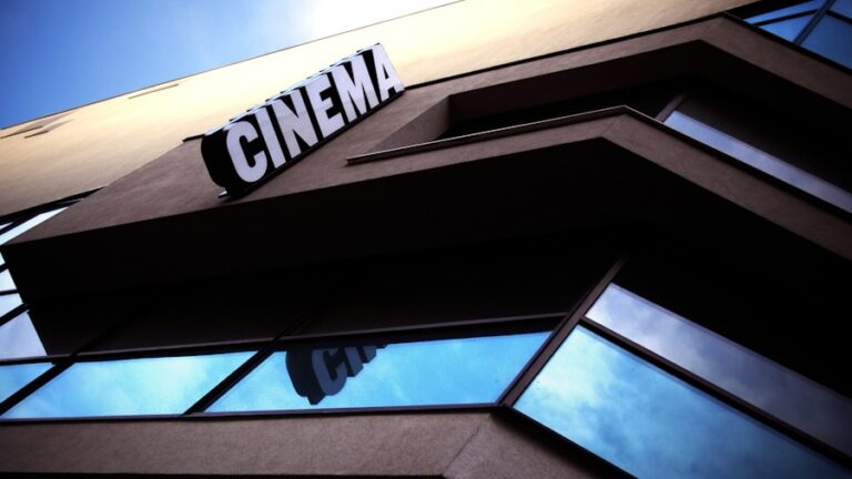 Călătorie în lumea filmelor independente: Recenzii și recomandări pentru cinefili