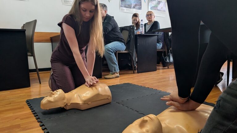 ASOCIAȚIA SUCCES A ORGANIZAT PE 15 NOIEMBRIE O SESIUNE INTENSIVĂ DE FORMARE: CURS DE PRIM AJUTOR ȘI CURS DE RECOLTARE PROBE BIOLOGICE